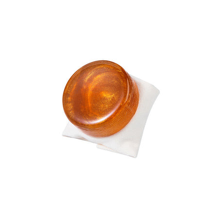 Natural rosin block for violins